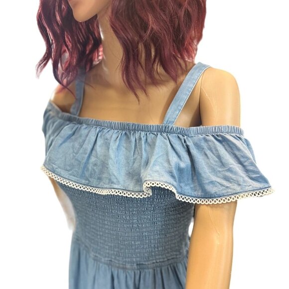 (5 for $25) SO Chambray Smocked Summer Dress size Medium - Picture 4 of 6